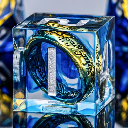 Vista 15 de OUKELANWO Magic Lord Rings - Juego de dados DND con caja, 7 piezas de dados LOTR D&D de resina para juegos de rol, dados azul dorado de Dungeons