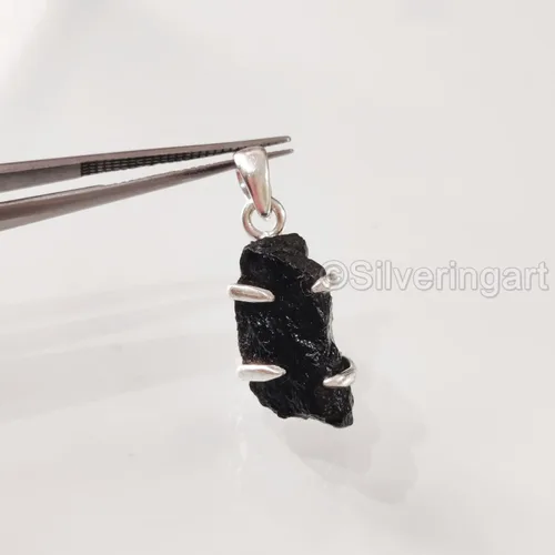Vista 5 de Colgante de turmalina negra áspera, colgante de turmalina negra natural, piedra natal de octubre, collar colgante para mujer, plata de ley 925
