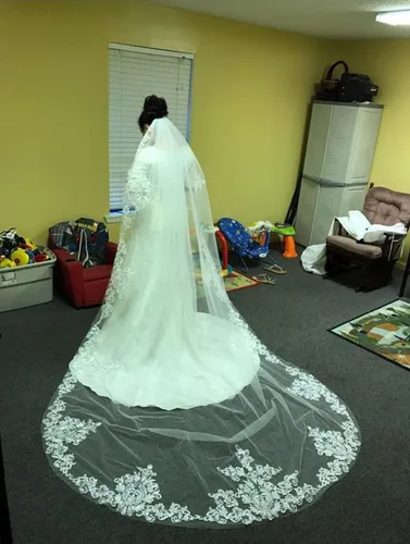 Vista 3 de Newdeve Champagne 3M 1T velos de novia con borde de encaje con peine gratis