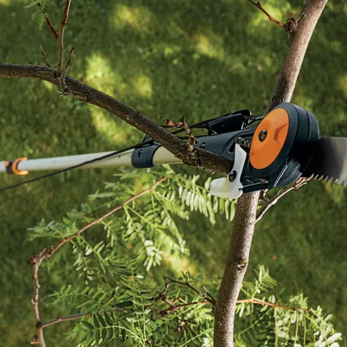 Vista 19 de Fiskars - Podadora extensible para recortar ramas de árboles