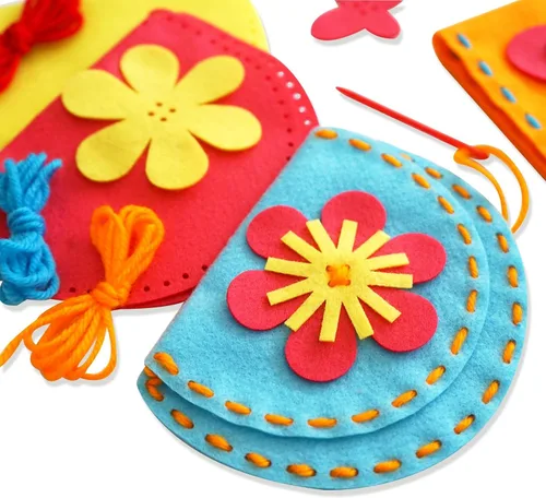 Vista 6 de Serabeena Cose Tus Propios Monederos - Kit de Costura para Niños - Manualidades de Fieltro para Niños - Costura Edades 4-8 Años en Adelante - Kit