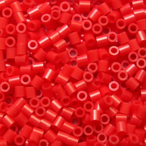 Vista 2 de Cuentas fusibles rojas de 0.197 in, 6000 unidades, compatibles con Perler