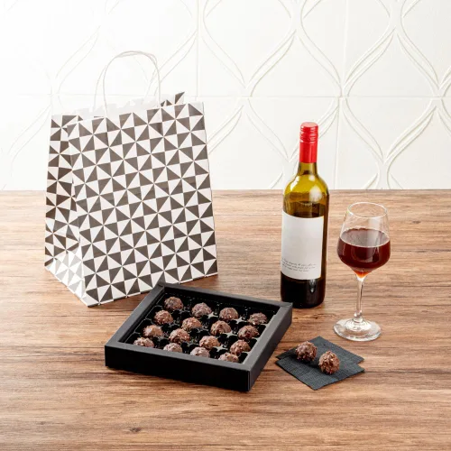 Vista 8 de Restaurantware Sweet Vision Cajas cuadradas de dulces de 9.1 x 9.1 x 1.6 pulgadas, 100 cajas de regalo desechables para panadería, 16 compartimentos
