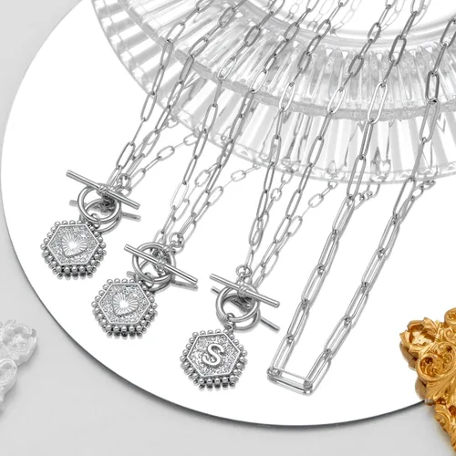 Vista 6 de IEFWELL Collares de oro en capas para mujer, chapado en oro de 14 quilates, cadena de clip de oro rosa, collares con inicial de oro para mujer