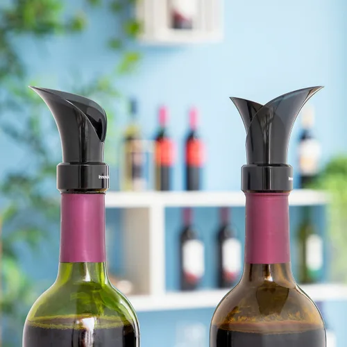 Vista 3 de Tapón Dispensador Aireador de Vino 2 en 1 Wintopp InnovaGoods
