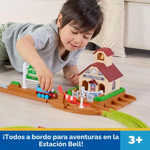 Vista 2 de Thomas & Friends Bell Station Playset y tren de juguete de Thomas