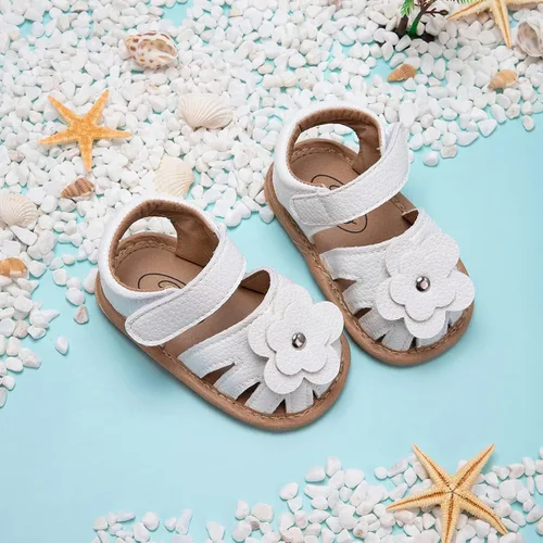 Vista 4 de Miamooi Sandalias de verano para bebés y niñas, zapatos de cuna con lazo, zapatos de piel sintética para niños pequeños, suela de goma suave
