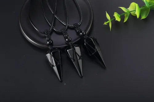 Vista 6 de XIANNVXI Collar puntiagudo con piedra de cristal curativo, cuerda negra ajustable, collar con colgante de piedras preciosas naturales, joyería