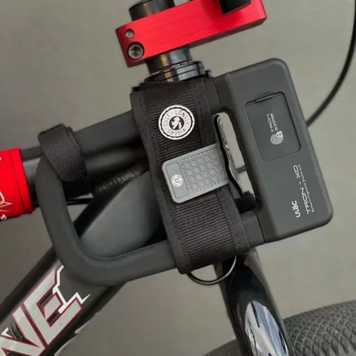 Vista 7 de ULAC U Hold - Soporte universal de bloqueo en U, S 4.921 in, soporte de bloqueo de bicicleta negro para bloqueo en U y D-Lock, soporte de correa