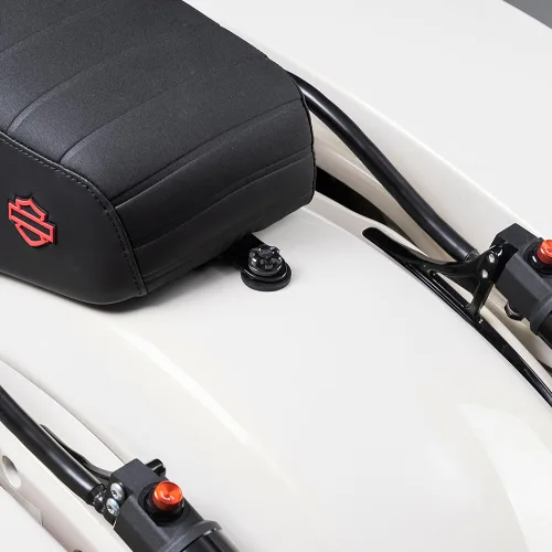 Vista 7 de Advanblack Axion - Kit de pernos de asiento moleteados CNC – 6061 Billet Aluminio Tab Tornillo Tapa para Harley Touring Street Glide Road Glide Road