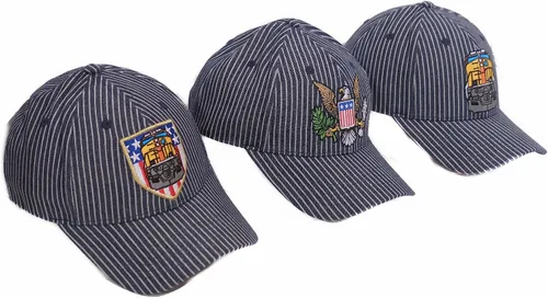 Vista 8 de Gorra patriótica de camionerotren de Pinnacle Awards con escudo de águila estadounidense bordado en la parte delantera en GOD WE Trust en el lado