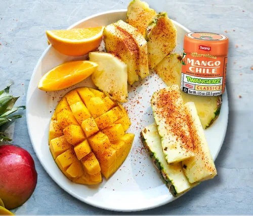 Vista 4 de Twang erz Snack Topping, Mango Chile, coctelera de 1.15 onzas (paquete de 20)