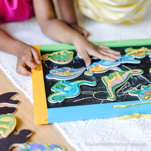 Vista 7 de Melissa & Doug Dinosaurios de madera magnéticos en una caja de almacenamiento de madera (20 piezas)