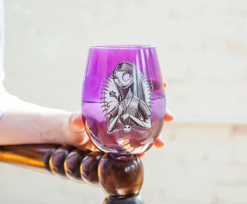 Vista 3 de Vaso de vino sin tallo de The Nightmare Before Christmas Sally de Disney, color morado