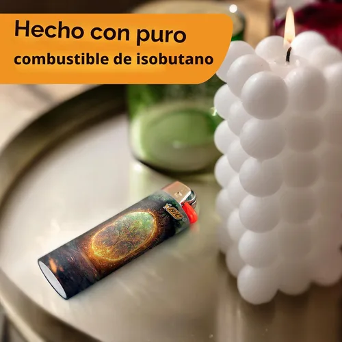 Vista 6 de BIC Maxi - Encendedores de bolsillo, serie caprichosa, paquete de 8 Relleno de calcetines de Navidad, iluminación de velas navideñas, diseños