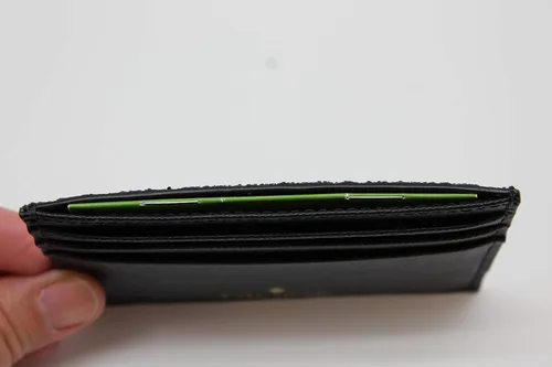 Vista 2 de Kate Spade New York Graham Greta Court Wallet Business - Estuche para tarjetas de crédito con purpurina, color negro, pequeño, Cartera con tarjetero