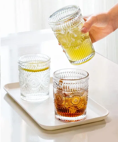 Vista 2 de LOYUYU Juego de 4 vasos de agua románticos, vasos de 12 onzas de alta calidad, juego de cristalería vintage para jugo, bebidas, cerveza, cóctel