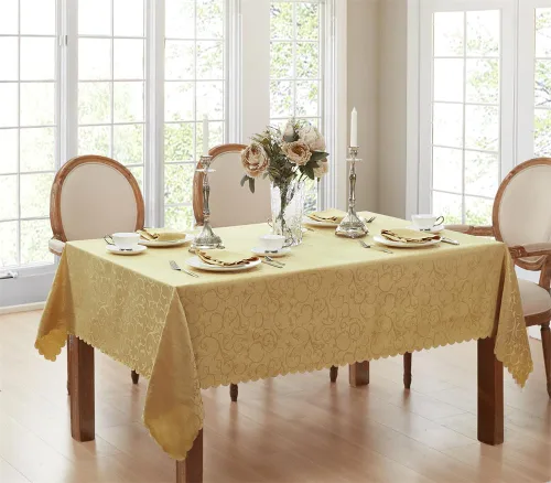 Vista 14 de Newbridge Servilletas de Tela de Damasco Festoneado Portofino para Navidades y Fiestas, Juego de 4, Dorado, Resistente a Arrugas y Manchas, Juego