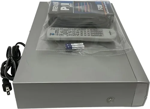 Vista 4 de Insignia IS-DVD040924 reproductor de DVD/VCR Combo DVD Video Cassette Recorder 4 Head Hi Fi Stereo