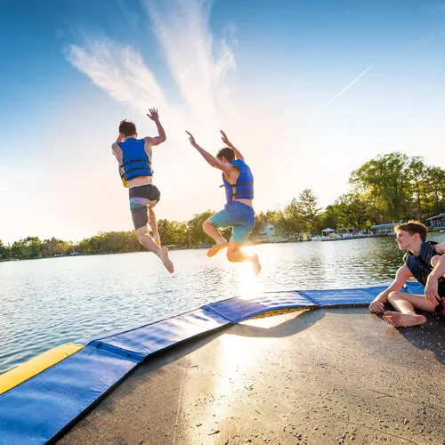 Vista 2 de RAVE Sports Aqua Jump Eclipse 120