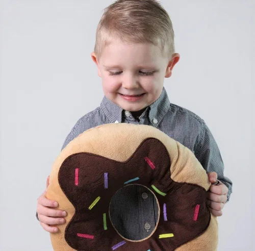 Vista 5 de Snuggle Stuffs Sprinkles Donut - Almohada de felpa de 14 pulgadas (chocolate)