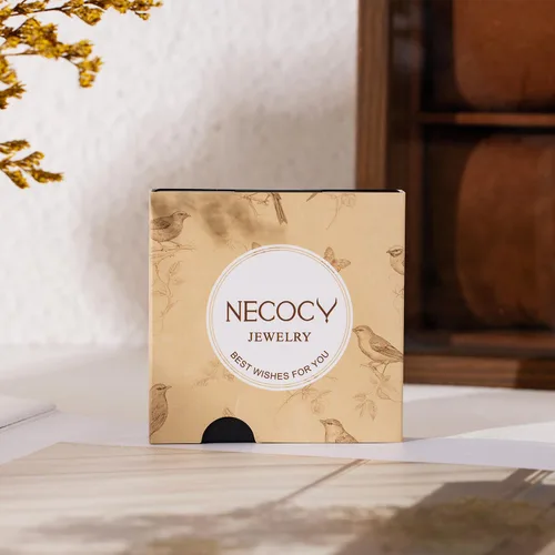 Vista 6 de NECOCY Pulsera de trébol para mujer, moderna chapada en oro de 18 quilates, cuatro hojas, juego de pulseras de flores de la suerte, ajustables