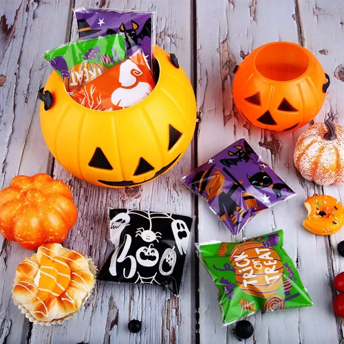 Vista 6 de URATOT Paquete de 200 bolsas de dulces autoadhesivas de Halloween, bolsas de dulces o dulces de Halloween, bolsas transparentes para aperitivos