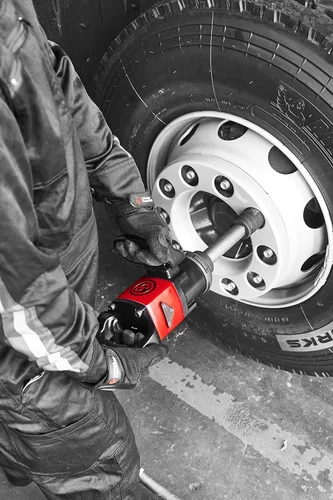 Vista 2 de Chicago Pneumatic CP7783-6 Llave de impacto neumática (1 pulgada), yunque de extensión de 6 pulgadas, herramienta neumática de reparación y montaje
