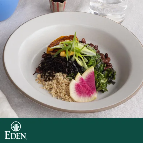 Vista 3 de Eden Soja negra orgánica, lata de 15 onzas (paquete de 12), proteína completa, sin sal, sin OMG, sin gluten, vegano, Kosher, cultivado en Estados