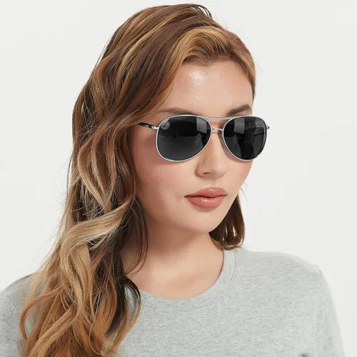 Vista 9 de BOTPOV Gafas de sol de aviador para hombres y mujeres, polarizadas, protección UV400, lente espejada, marco de metal con bisagras de resorte..