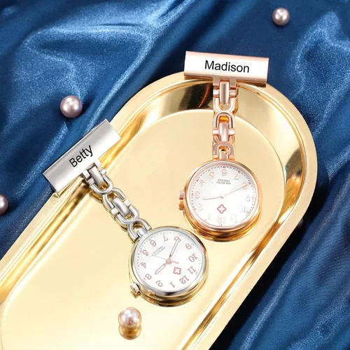 Vista 6 de Relojes de enfermera para enfermeras, médicos, relojes de enfermería personalizados, con nombre grabado, pin de solapa en el reloj de enfermería