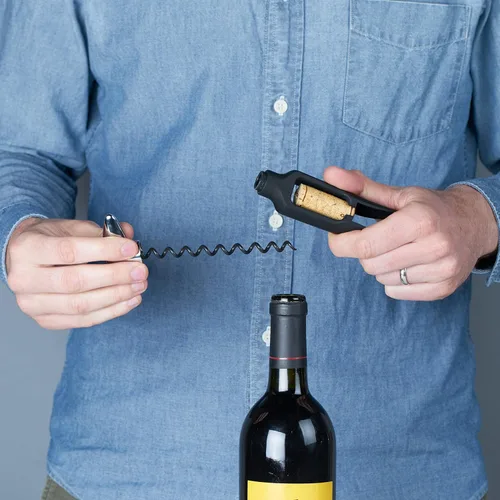 Vista 10 de True Sacacorchos autoestirable, plástico duradero con mango cromado fácil de girar, abridor de botellas de vino para camareros, herramientas de bar