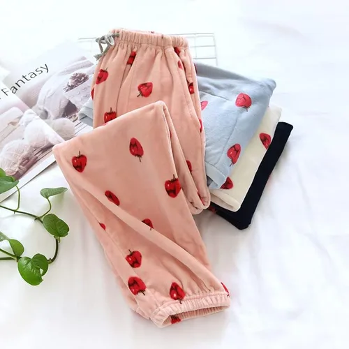 Vista 5 de RICHTRUE Pantalones de pijama peludos de fresa para mujer, pijamas kawaii, lindos pantalones de pijama para mujer, pantalones de pijama preppy