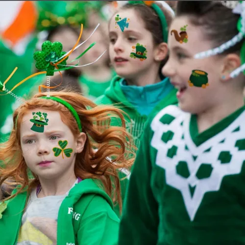 Vista 5 de CHARLENT Tatuajes temporales del día de San Patricio para suministros de fiesta de niños, 74 hojas individuales, tatuajes del día de San Patricio