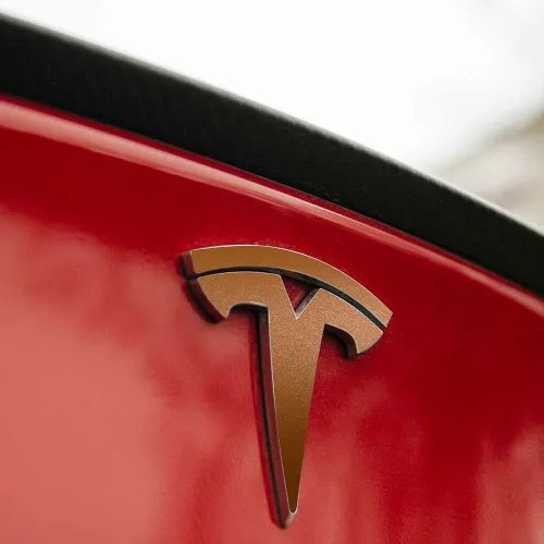 Vista 36 de IPG Compatible con Tesla Modelo 3 Juego de calcomanías (Set de 9 logotipos) Adhesivos para personalizar tu vehículo