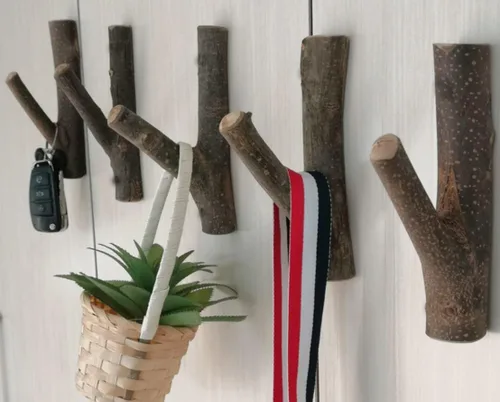Vista 7 de 4 ganchos de pared de madera real con ramas de árbol de granja, rústico decorativo de madera con tronco de corteza de grosor de 0.8 in a 1.2 in
