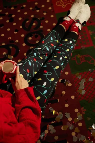 Vista 4 de For G and PL Pantalones de pijama feos navideños con bolsillo para mujer