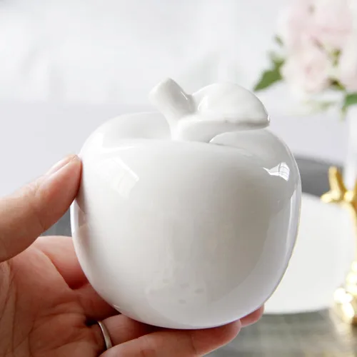 Vista 7 de VOSAREA Estatua de manzanas de cerámica, figuras de manzanas, escultura de frutas de porcelana, adorno de escritorio para decoración de mesa
