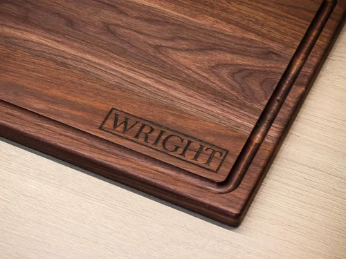 Vista 7 de Refine Kitchenware - Tabla de cortar personalizada con monograma, hecha en Estados Unidos, regalo de boda personalizado, tabla de charcutería