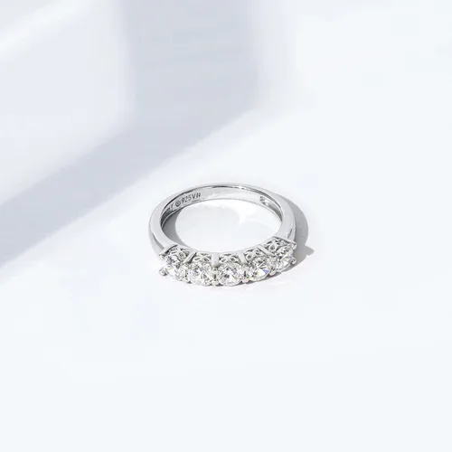 Vista 5 de Tienda Collection Sterling Silver Five-Stone Ring set with Round Cut Infinite Elements Cubic Zirconia