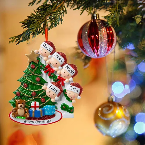 Vista 5 de Adornos de Navidad familiares personalizados con nombre para la familia de 2 banderines personalizados para árbol de Navidad, adorno de Navidad