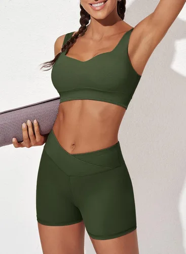 Vista 2 de Aleumdr Trajes de dos piezas para mujer, trajes de entrenamiento, brasier deportivo con pantalones cortos de yoga cruzados