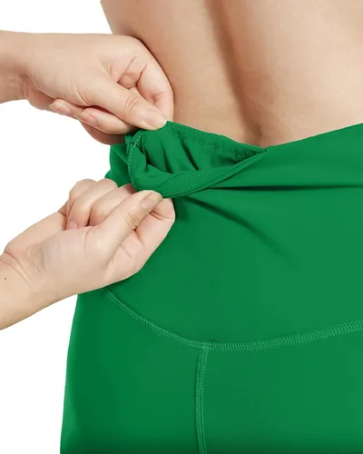 Vista 4 de Rosemmetti Pantalones capri de yoga para mujer, talla grande, con control de abdomen, acampanados, pantalones de entrenamiento con bolsillos