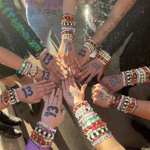 Vista 6 de Gpurplebud Pulseras y calcomanías de amistad, pulseras de cuentas o pulseras de arcilla polimérica, traje inspirado en álbum, regalos para fanáticos