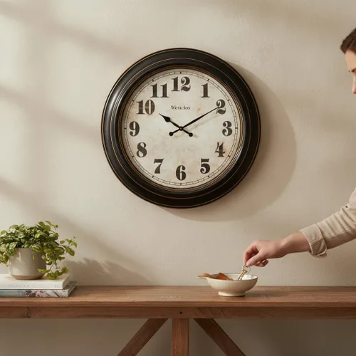 Vista 7 de Westclox Reloj de pared grande tradicional con pilas para sala de estar, dormitorio, oficina, regalo ideal para inauguración de la casa