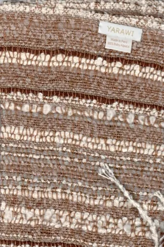 Vista 7 de Genérico Bufanda 100% de alpaca bebé para mujer. Fabricada en Perú. Suave, limpia e hipoalergénica. Tejido lujoso. Hecho a mano