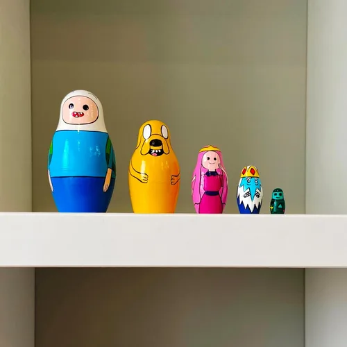 Vista 4 de AEVVV AdvTime Heroes Figures - Juego de muñecas anidables de madera, 5 piezas, Matryoshka rusa de madera de 3.5 pulgadas