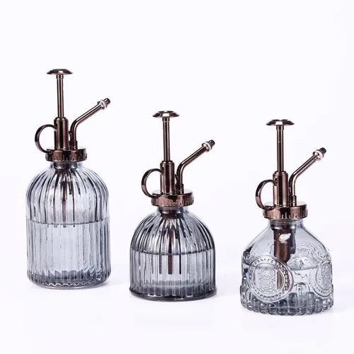 Vista 6 de Mister de cristal para plantas, botella de rociador de agua de vidrio verde de 6.5 pulgadas con bomba superior dorada, rociador de plantas pequeñas