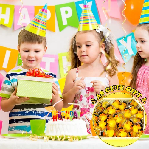 Vista 7 de Roowest 24 llaveros de pato miniatura a granel, regalos de fiesta de patos en miniatura 3D, bonitos llaveros pequeños de resina amarilla con dijes