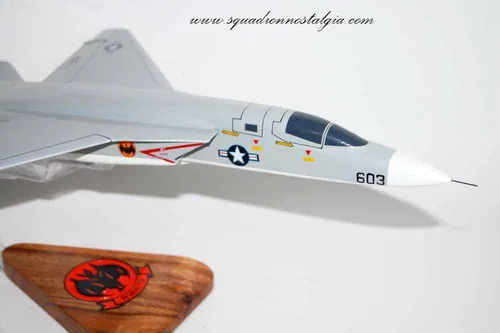 Vista 3 de RVAH-13 Bats RA-5C (USS Independence) Vigilante Model, 1/50th (18") Scale, Mahogany, Navy